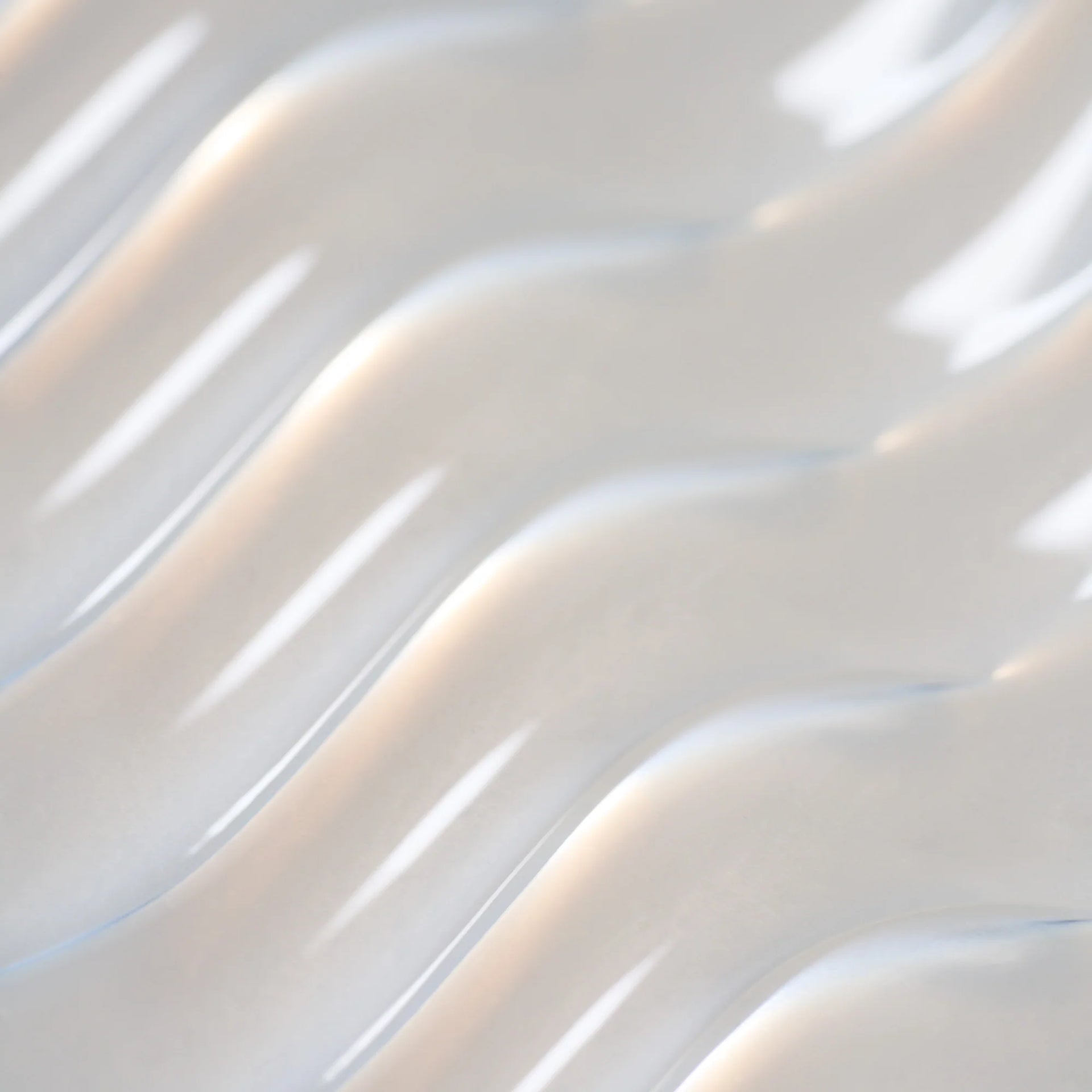 Supershine Hydrating Shampoo by Oribe - detail 2